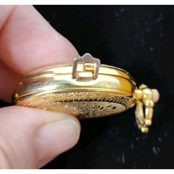 Vintage Oval Etched Quartz Pocket Watch Gold tone Pendant Not Working Butterfly main image 6